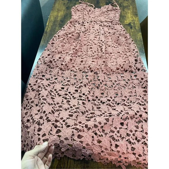 ASTR the Label Lace Midi Dress Size S ASTR the Label Lace Midi Dress Size S